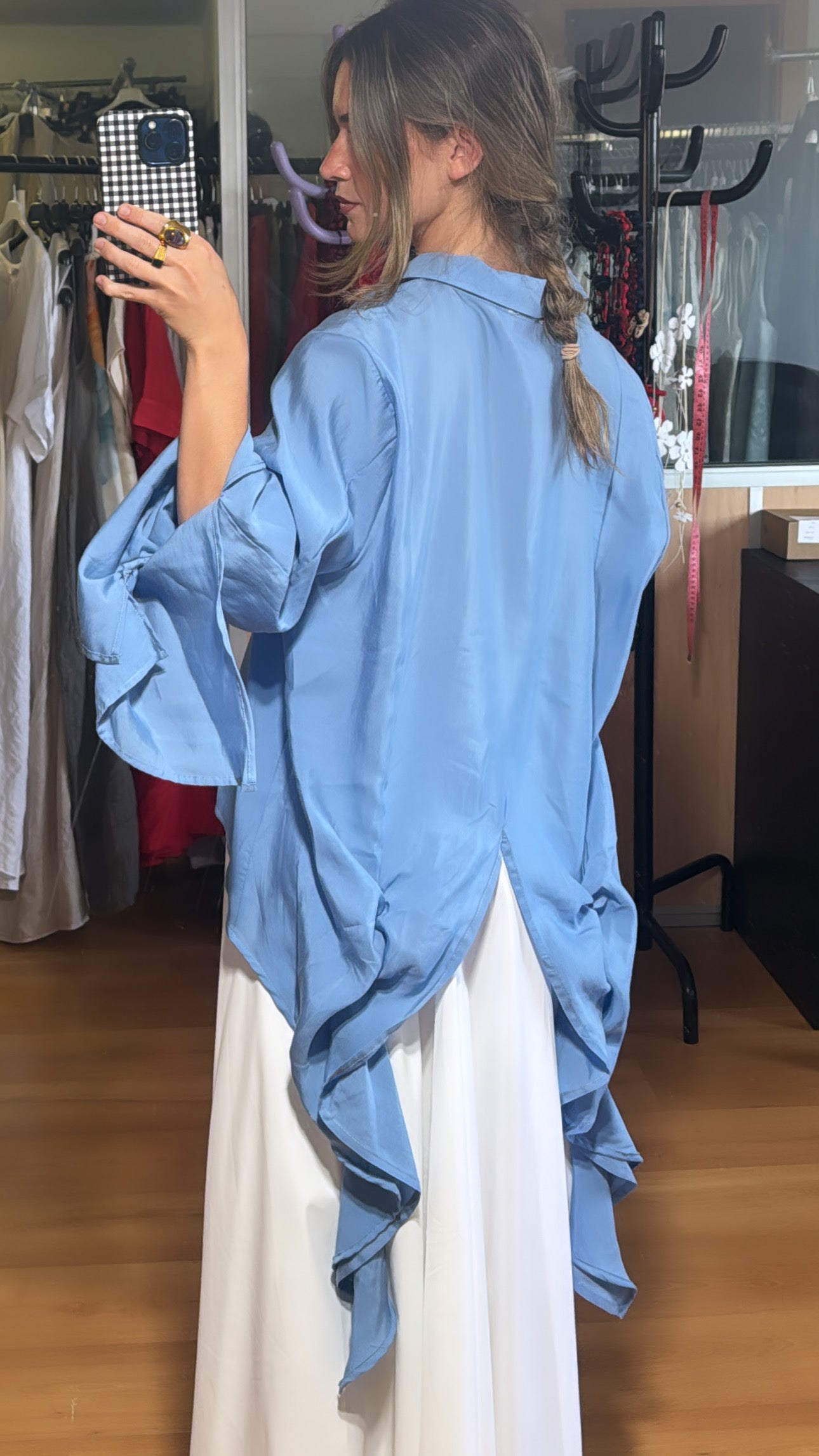 Camisa fluida con manga acampanada
