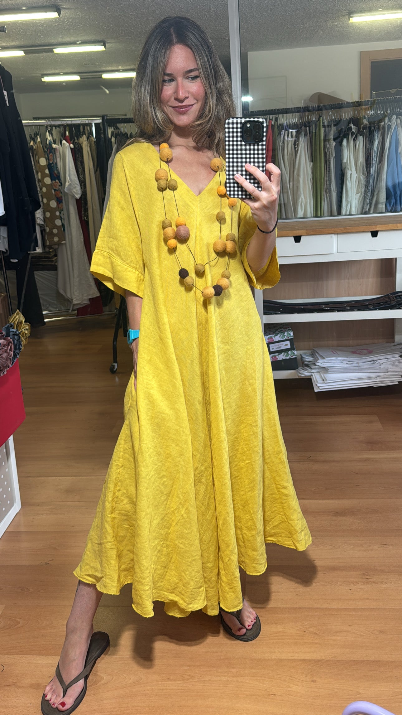 Vestido lino escote en V y mangas