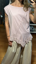 Camiseta asimétrica con volante