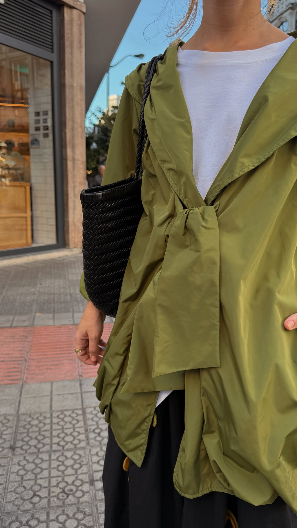 Gabardina solapa grande