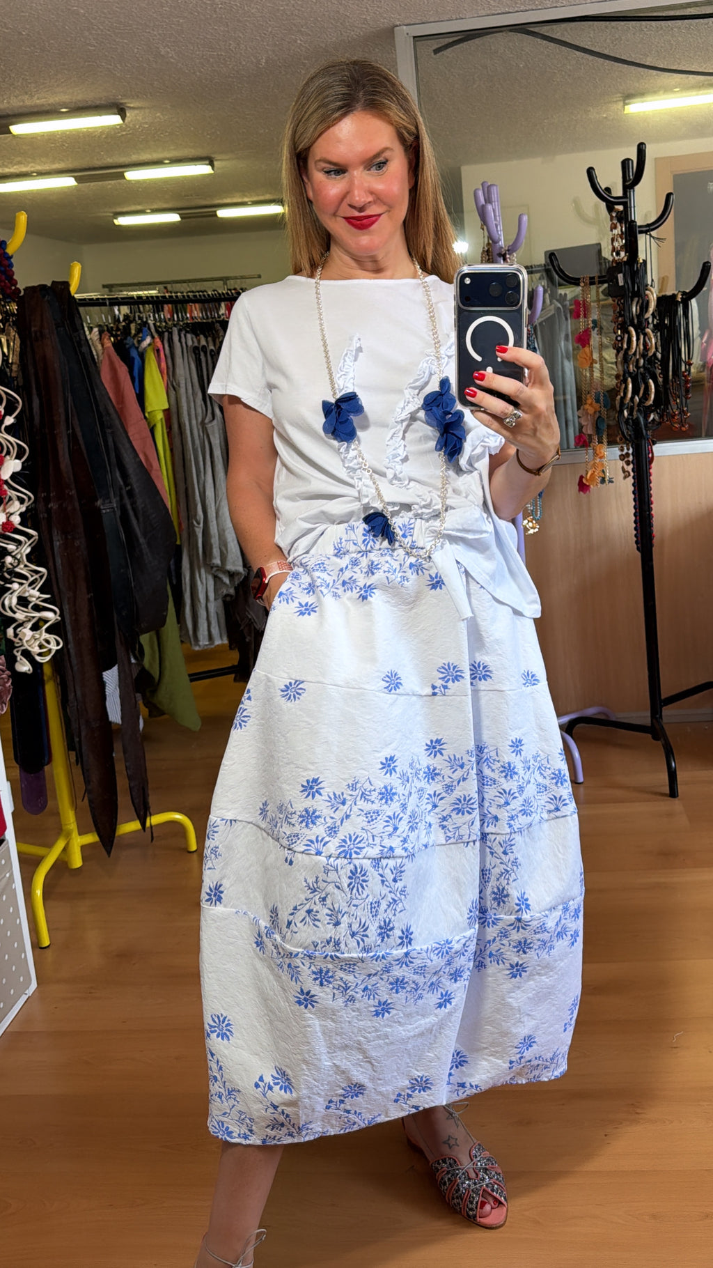 Falda globo blanca con flores