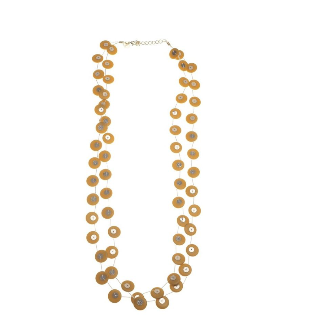 Collar largo arandelas de resina y lentejuelas