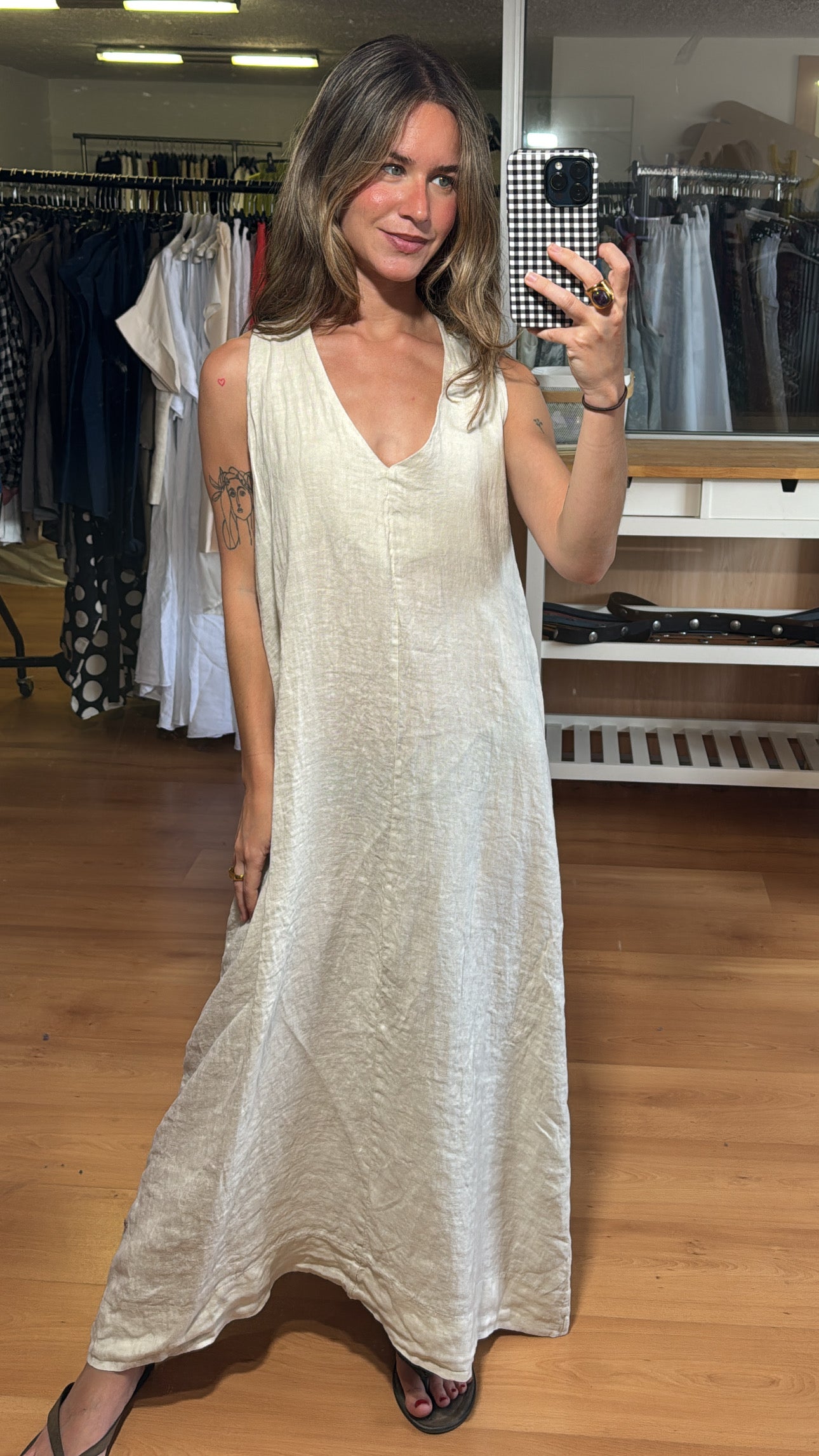 Vestido de lino cruzado en la espalda