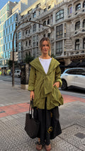 Gabardina solapa grande
