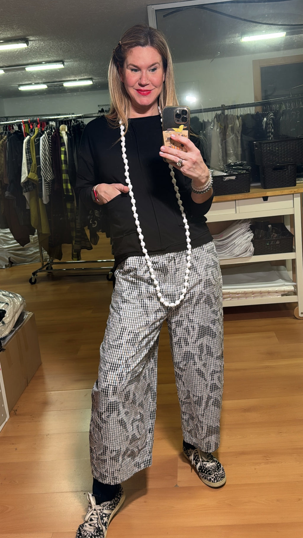 Pantalón estampado blanco y negro