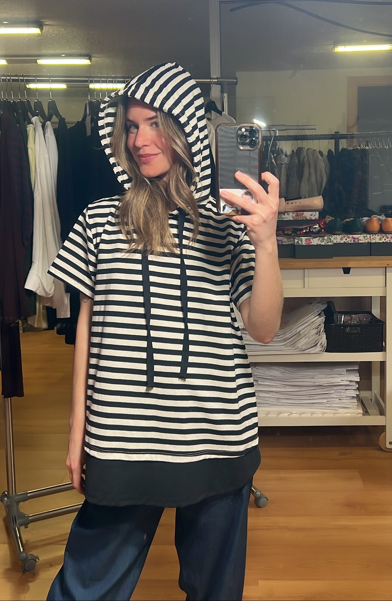 Camiseta con capucha