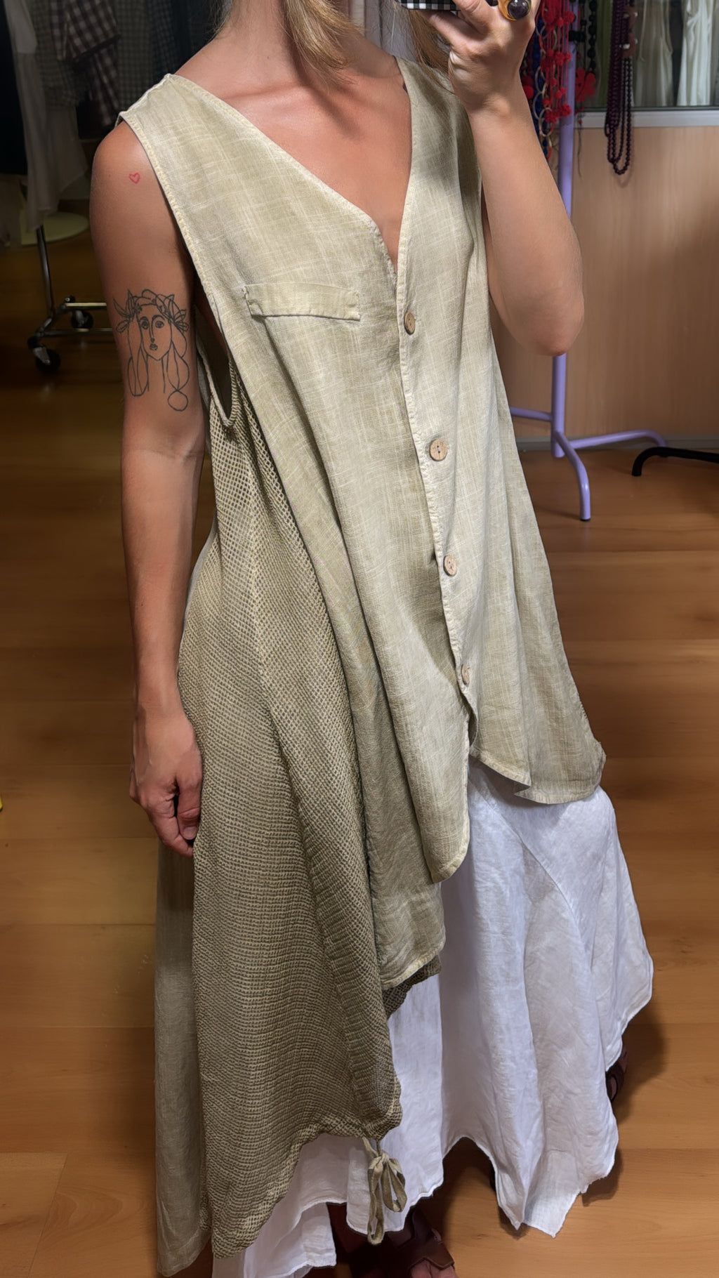 Blusa asimétrica combinada