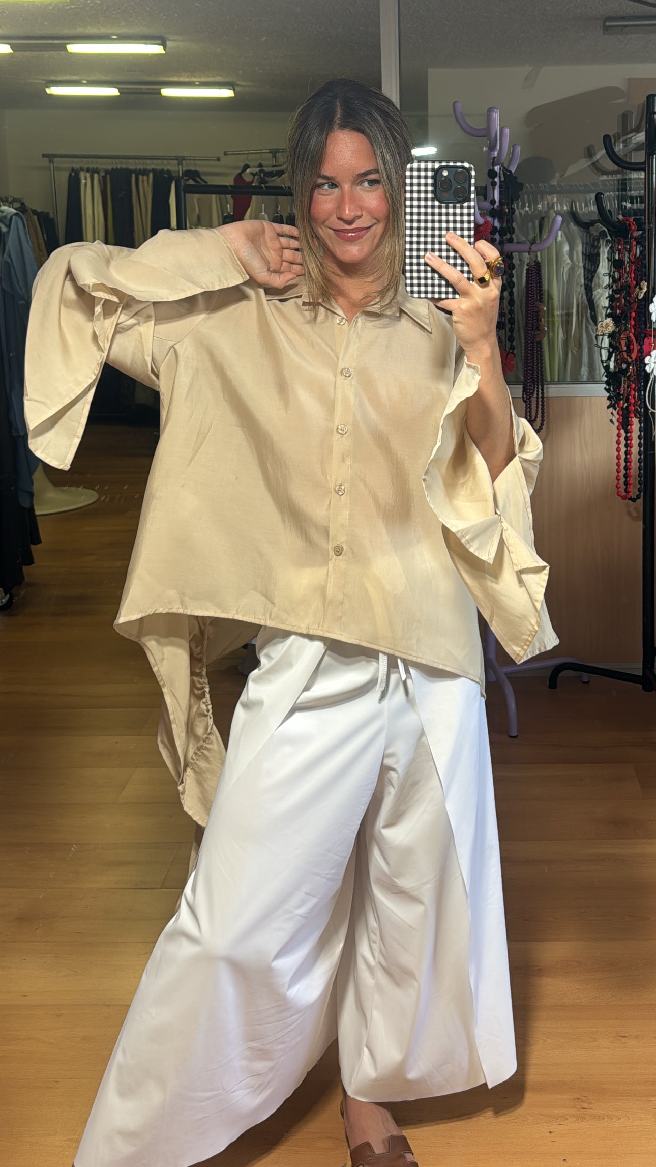 Camisa fluida con manga acampanada