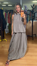 Conjunto blusa y falda