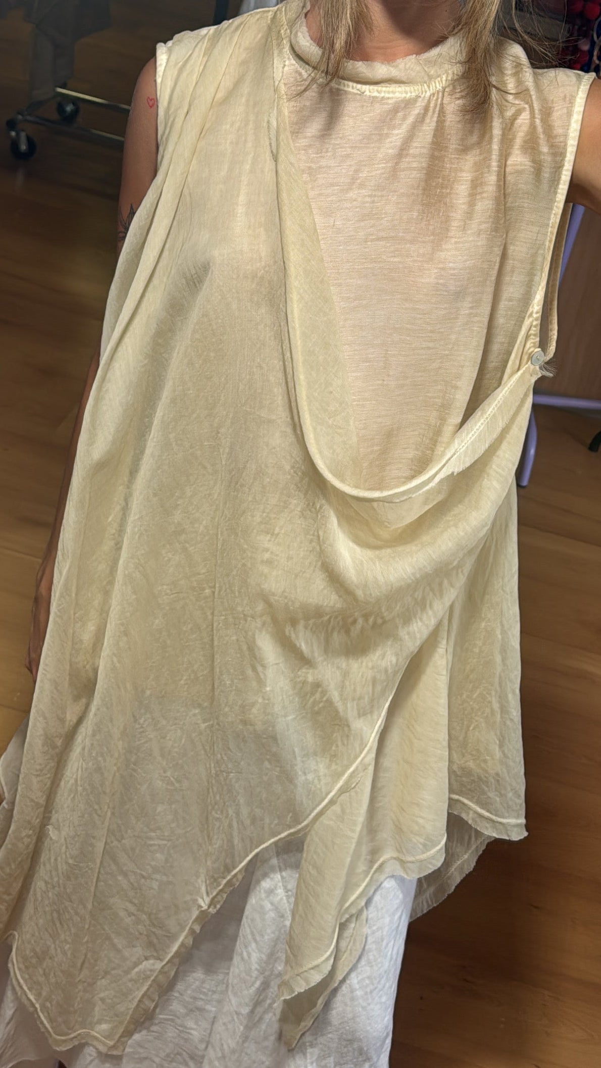 Blusa asimétrica de gasa