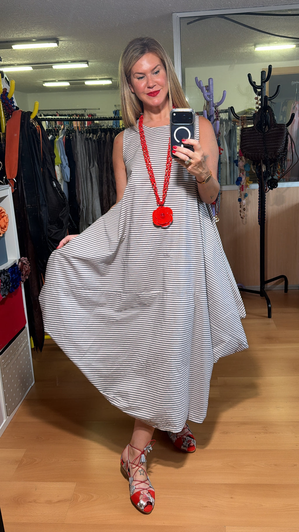 Vestido sin mangas a rayas