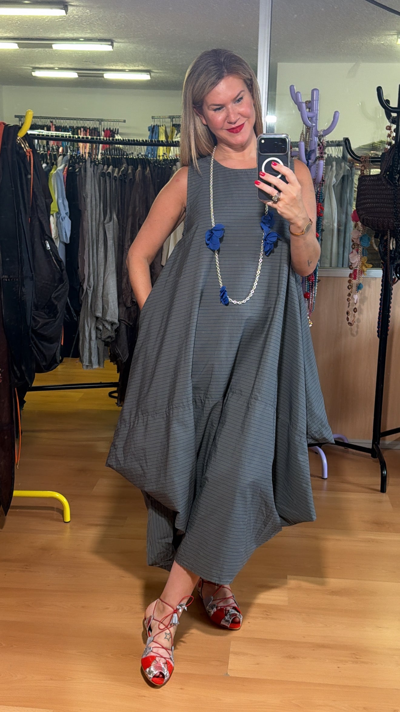 Vestido sin mangas a rayas
