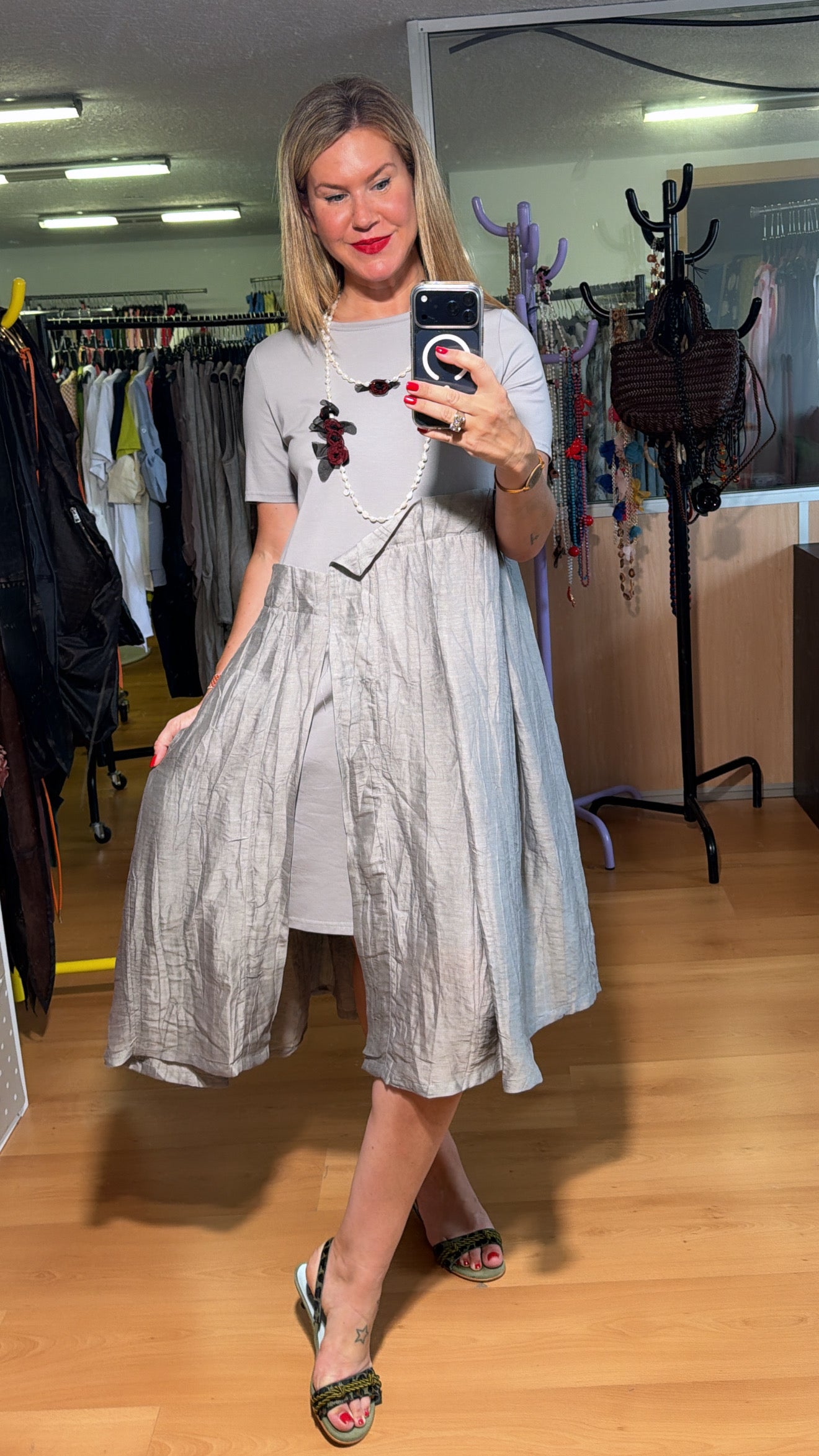 Vestido asimétrico perla