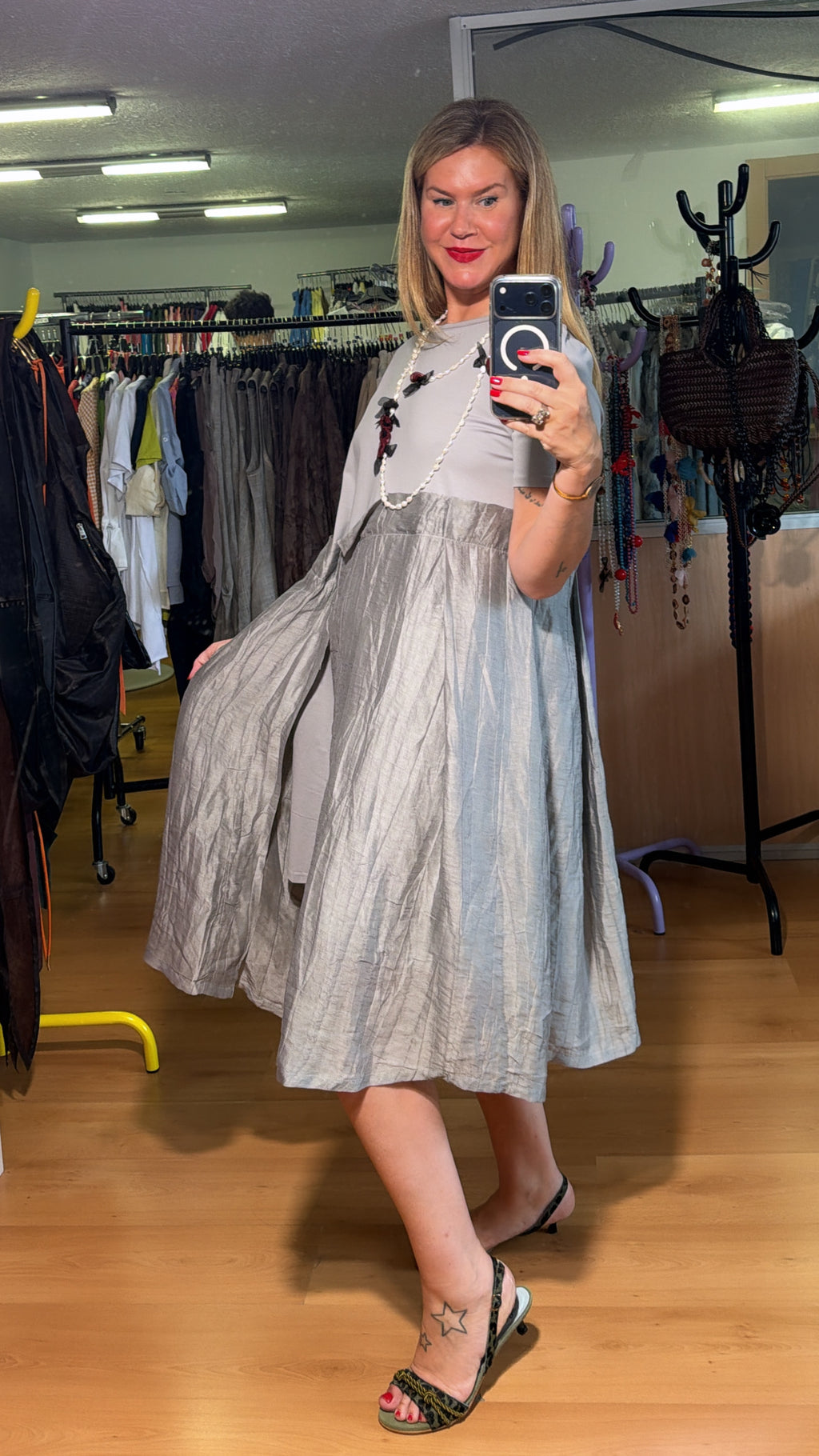 Vestido asimétrico perla