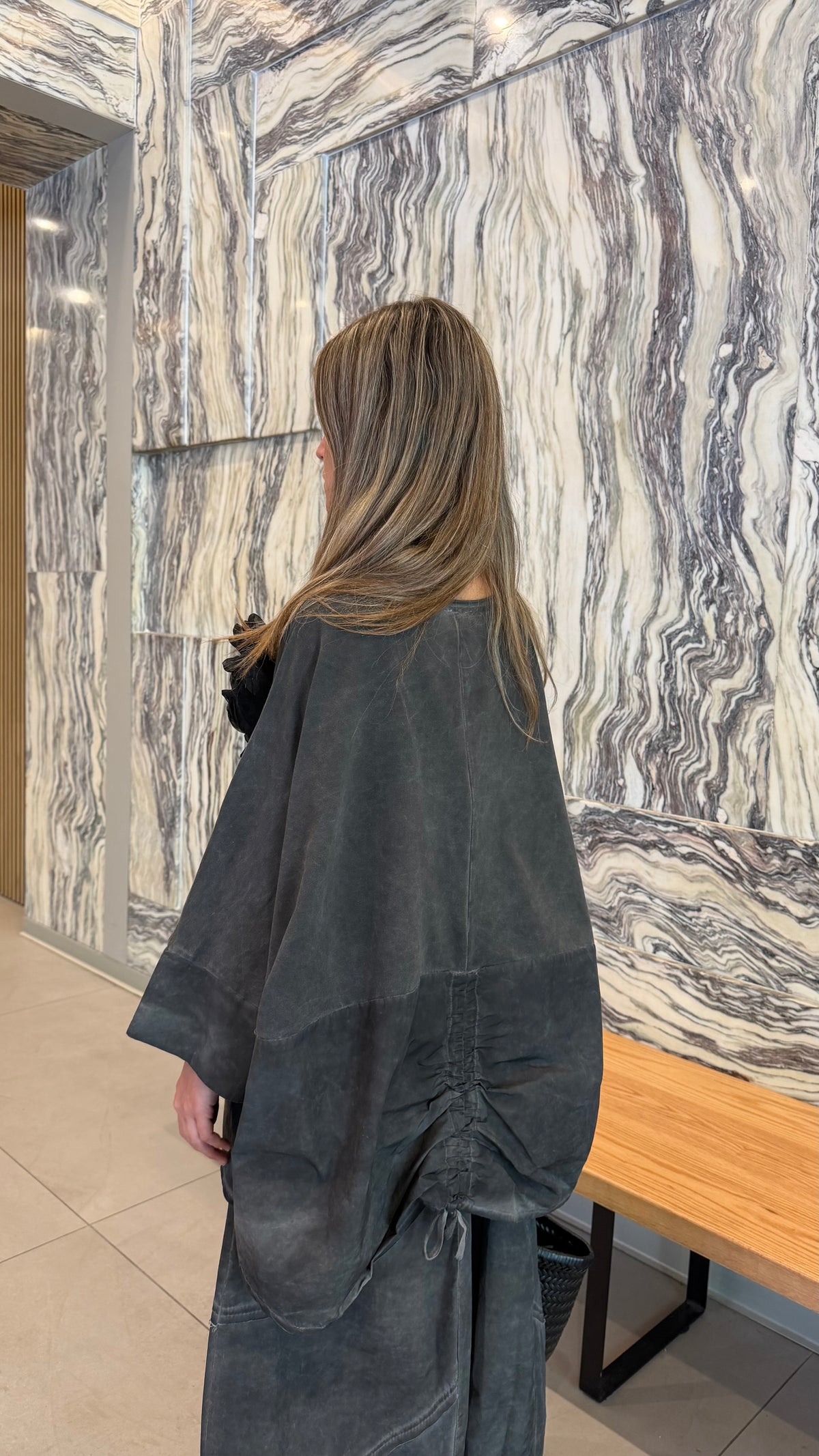 Blusa oversize con bolsillos