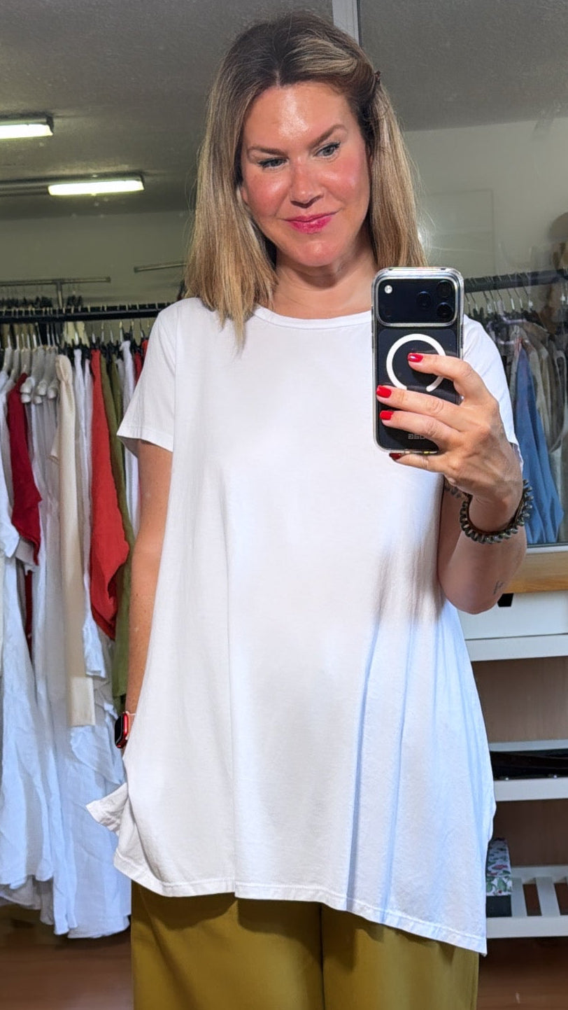 Camiseta básica pico trasero