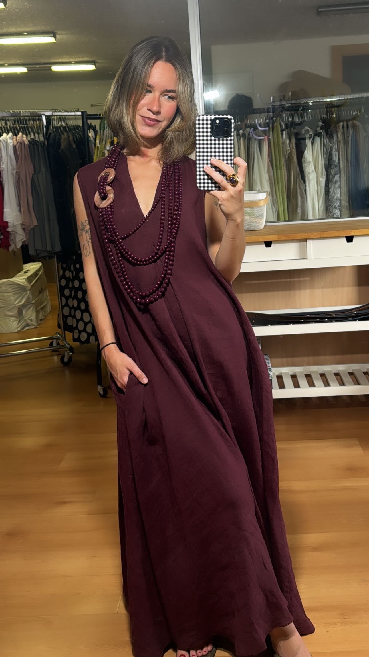 Vestido lino sin mangas y escote en V