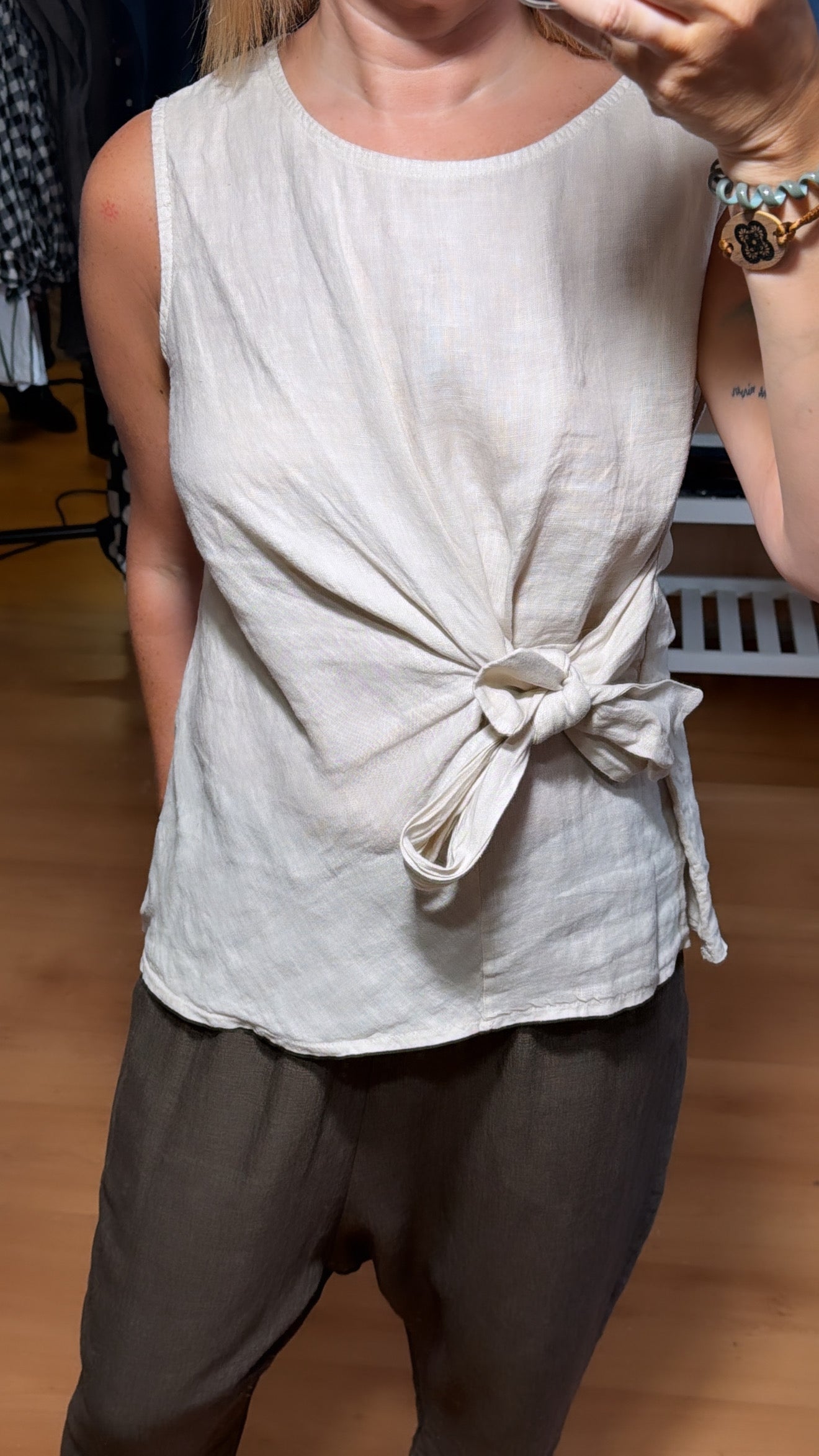 Blusa de lino con lazada