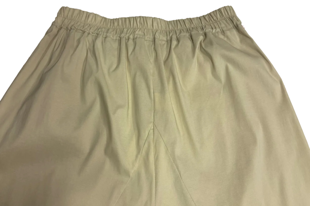 Pantalón baggy con bolsillo plastrón